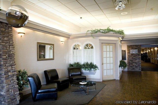 Heritage Inn Hotel & Convention Centre - High River Интерьер фото