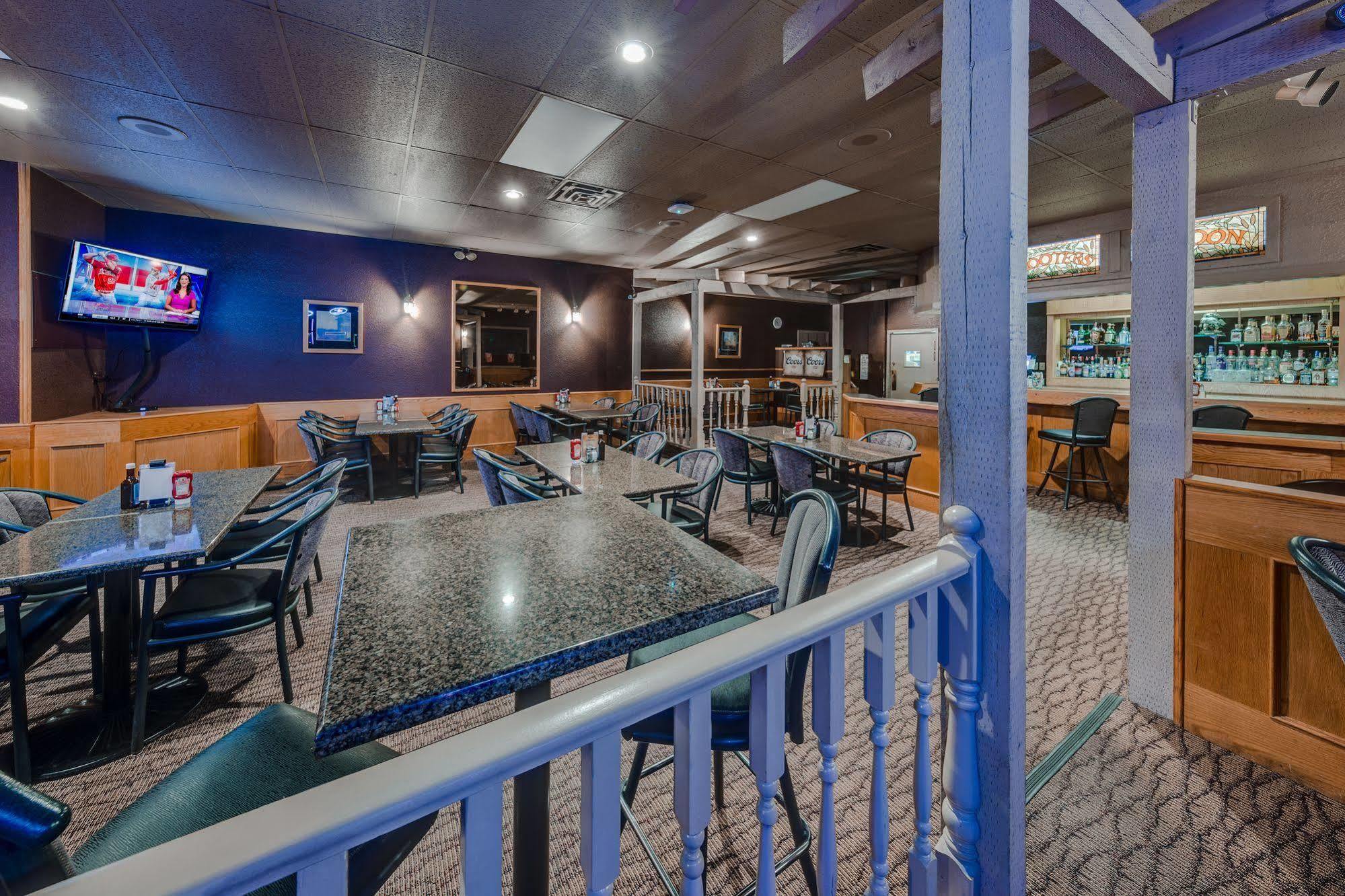 Heritage Inn Hotel & Convention Centre - High River Экстерьер фото