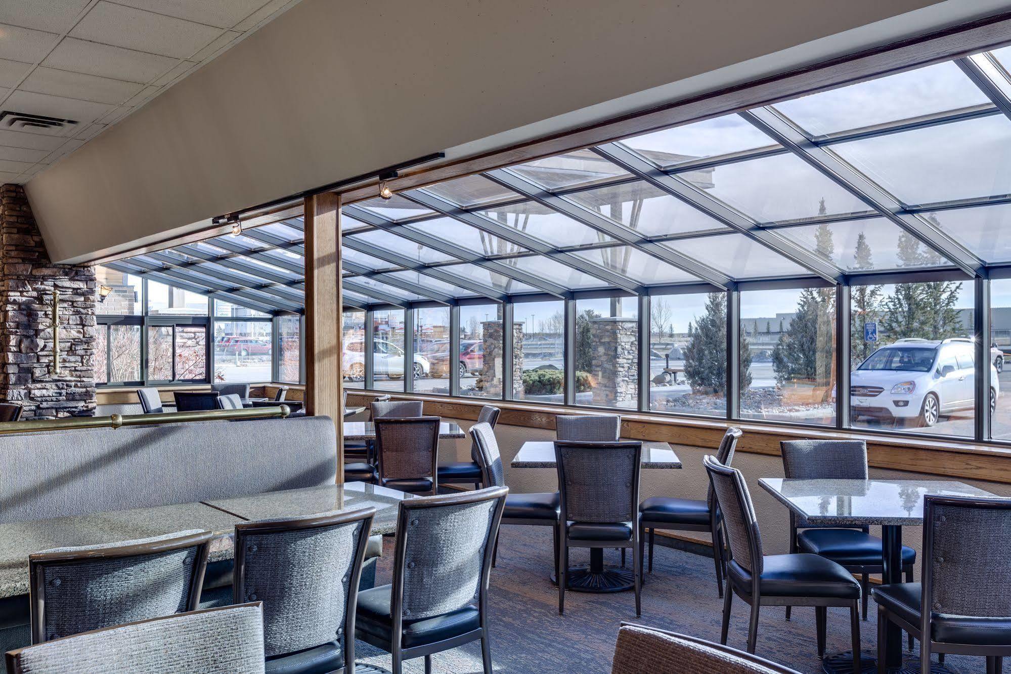 Heritage Inn Hotel & Convention Centre - High River Экстерьер фото